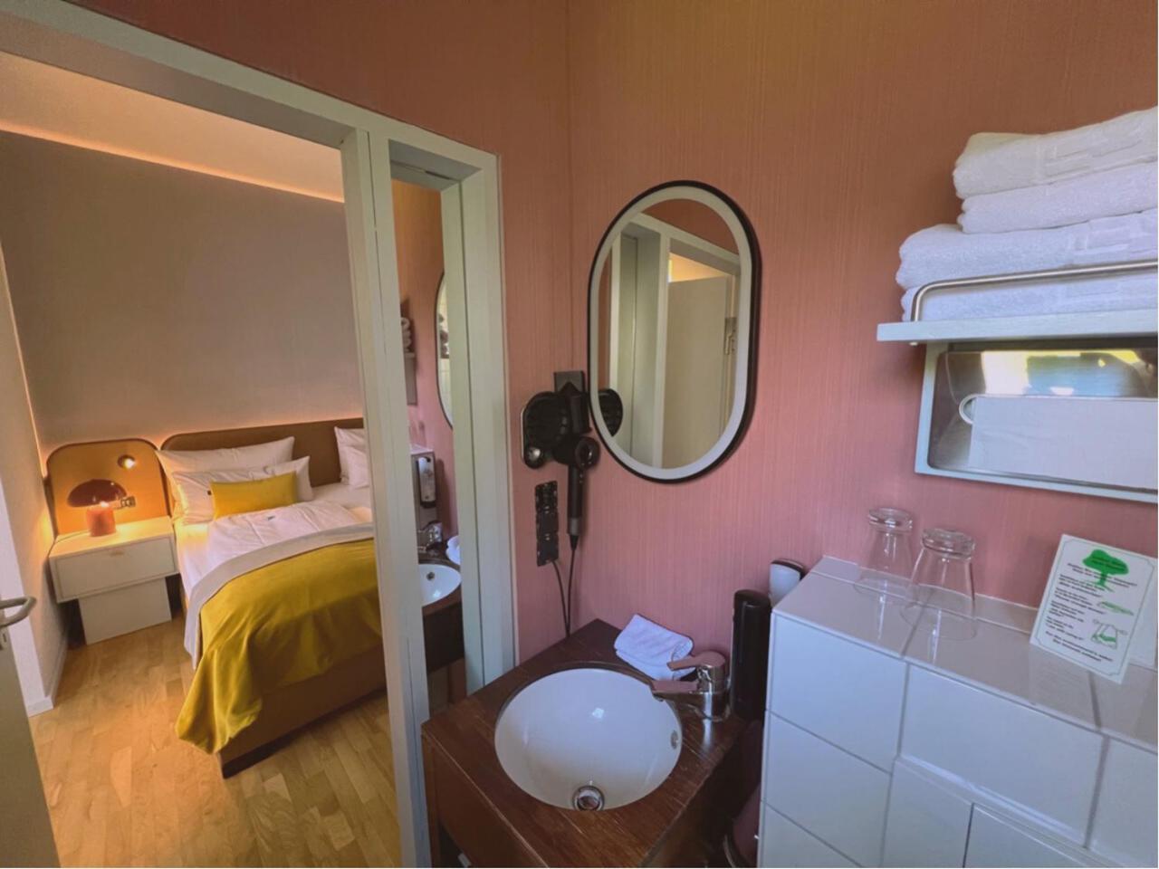 Lint Hotel Koeln Екстер'єр фото
