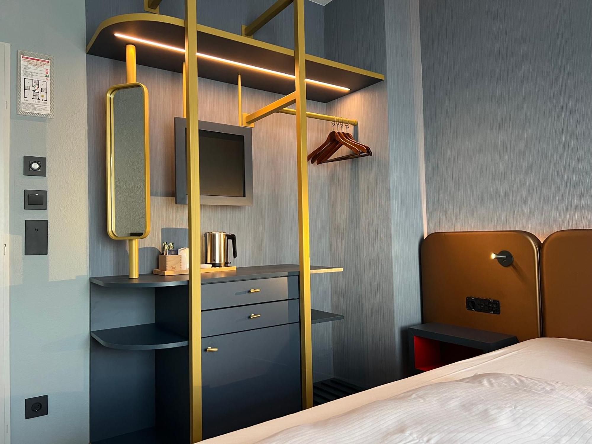 Lint Hotel Koeln Екстер'єр фото