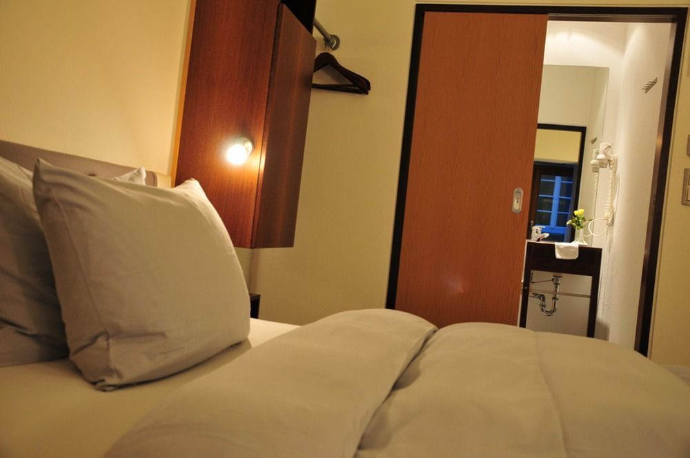 Lint Hotel Koeln Екстер'єр фото