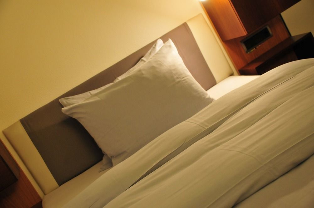Lint Hotel Koeln Екстер'єр фото